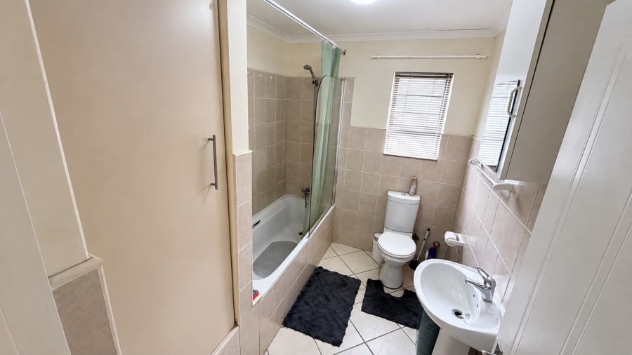 2 Bedroom Property for Sale in Hartenbos Central Western Cape